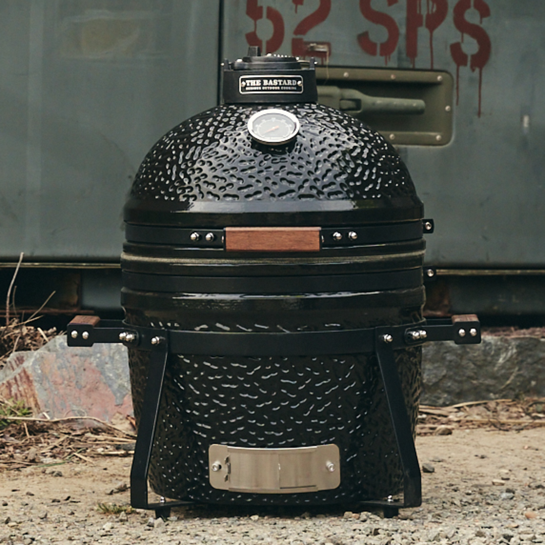 The Bastard Basic Compact kamado