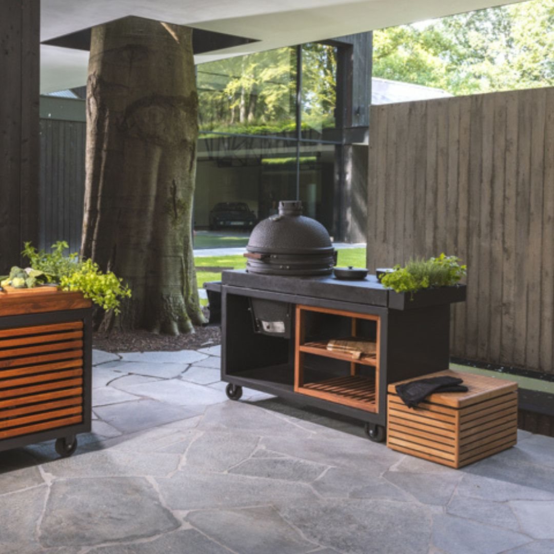 ofyr-kamado-table-black-135-pro-concrete-tb